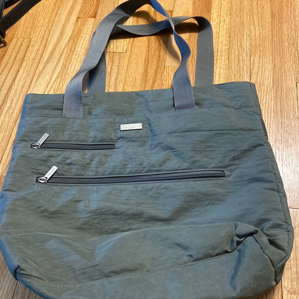 Baggalini black shoulder bag